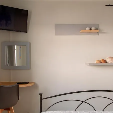 Hébergement de vacances Nava Devine Water Front House In *