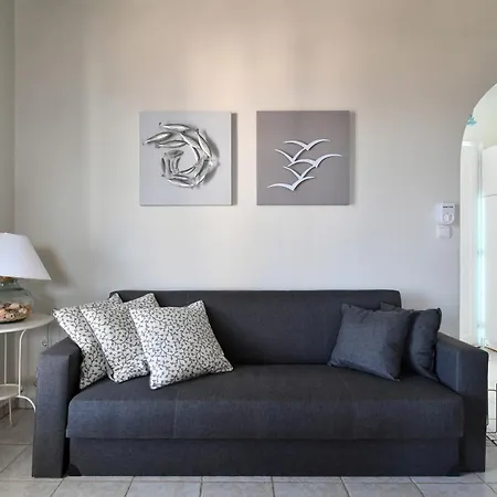 Hébergement de vacances Nava Devine Water Front House In *