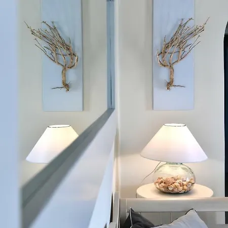 Hébergement de vacances Nava Devine Water Front House In *