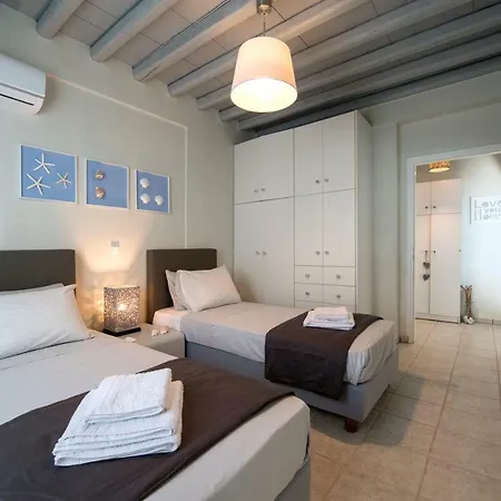 Nava Devine Water Front House In Hébergement de vacances *