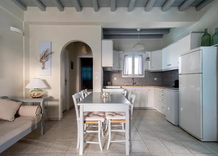 Hébergement de vacances Nava Devine Water Front House In *