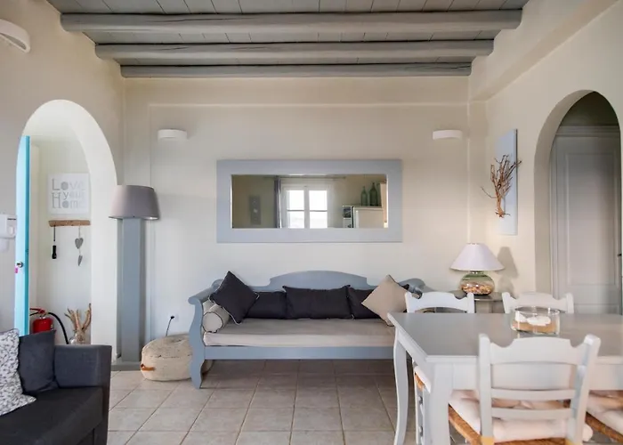 Hébergement de vacances Nava Devine Water Front House In