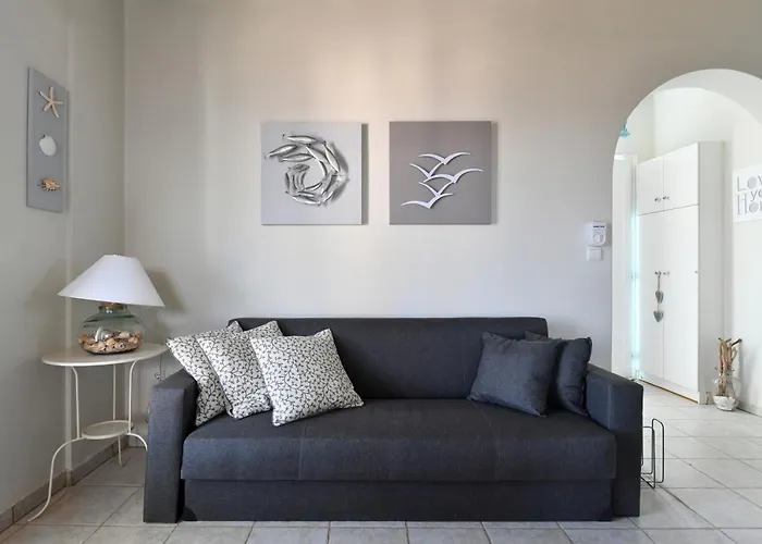 Hébergement de vacances Nava Devine Water Front House In *