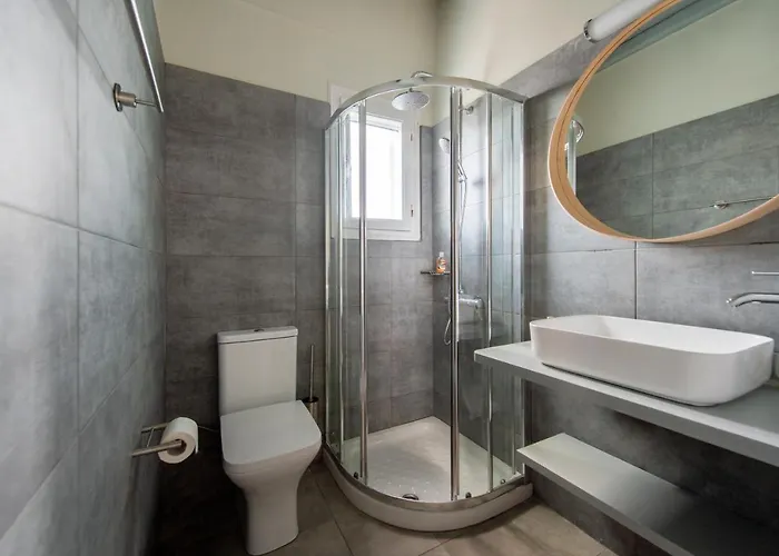 Nava Devine Water Front House In Prázdninový dům