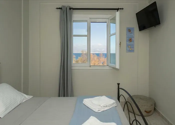 Nava Devine Water Front House In Prázdninový dům Ambelas