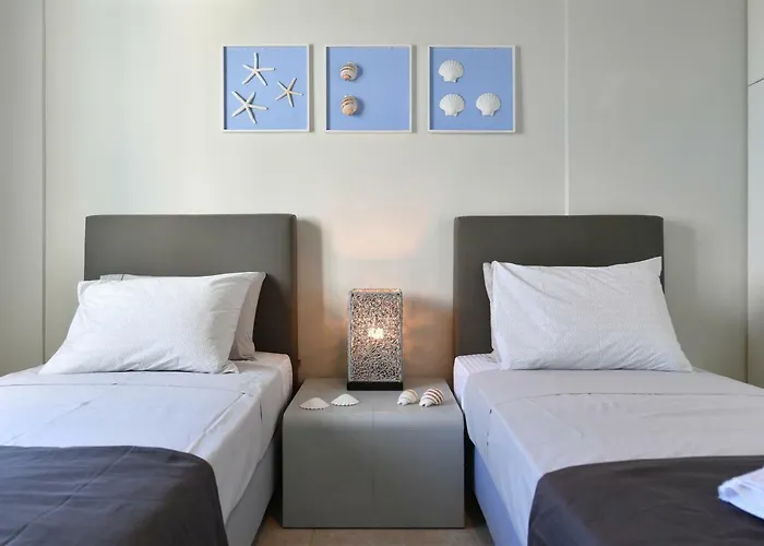 Nava Devine Water Front House In Prázdninový dům