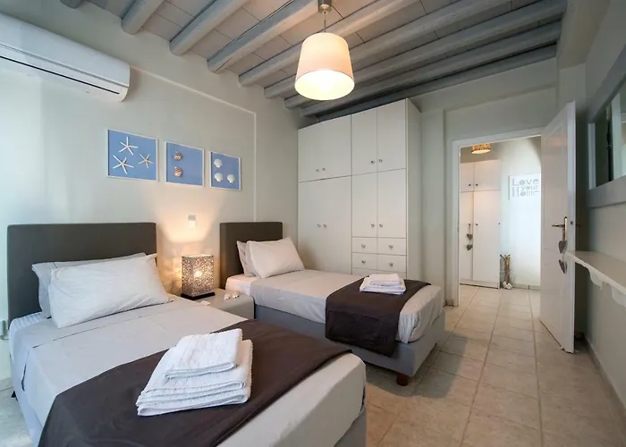 Nava Devine Water Front House In Prázdninový dům *